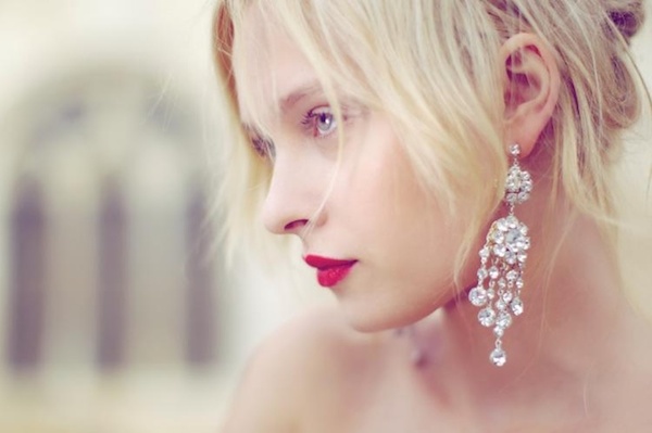 chandlier earrings feature