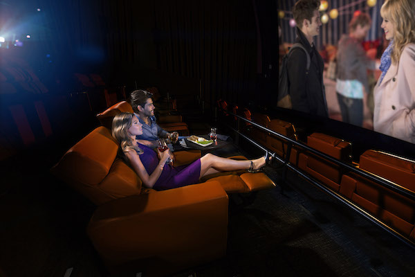 IPic_Theater_Shot1_small_