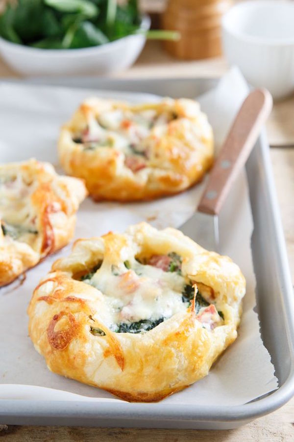 Running to the Kitchen_Mini Ham Cheese Spinach Breakfast Pies